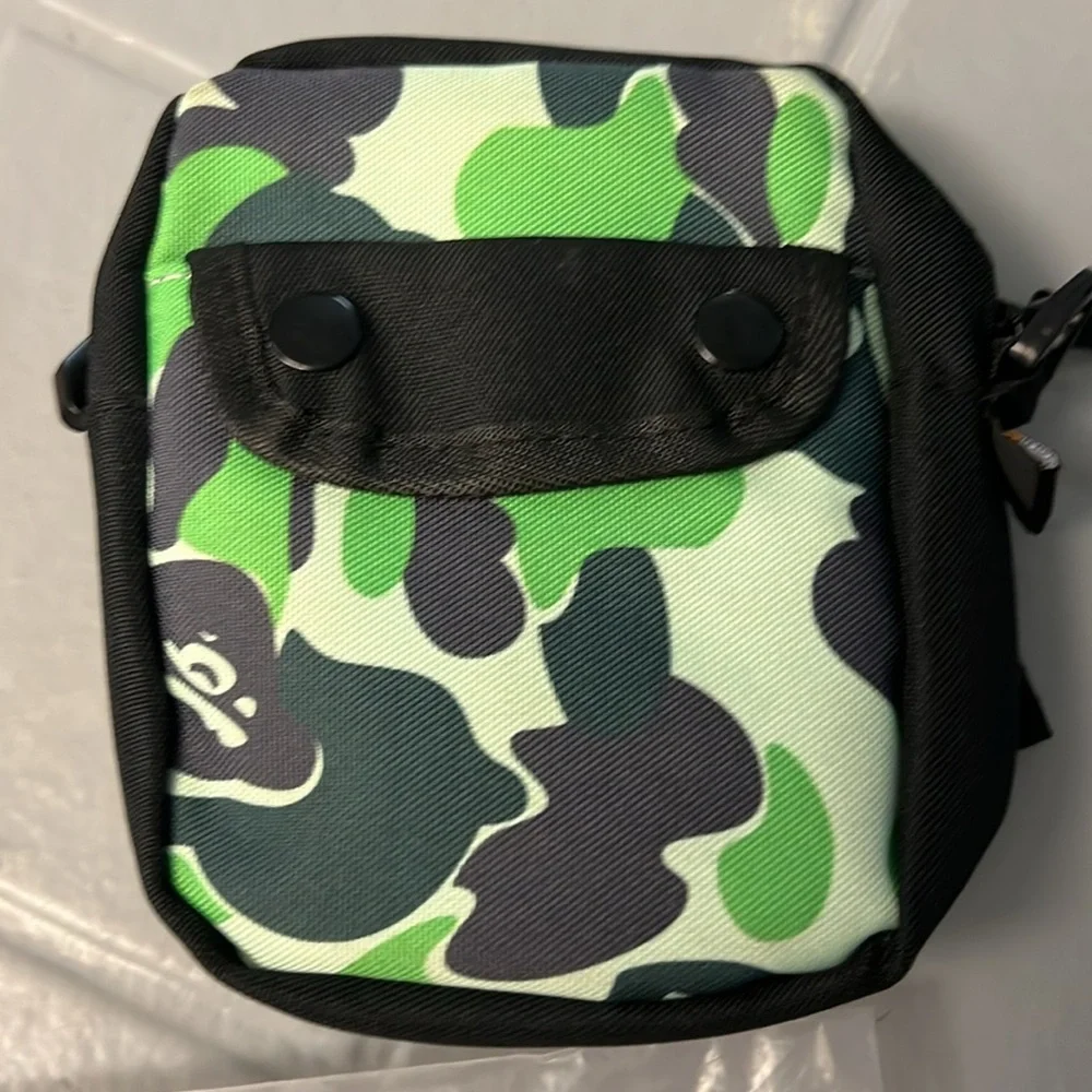 🔥24 HOUR SALE!!🔥🔥BAPE CAMO CROSSBODY MULTI POCKET POUCH 100% AUTH